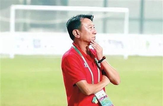 美女张开腿让男人桶爽